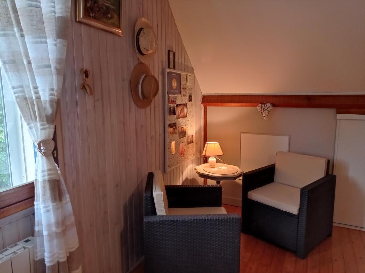 Chambre Campagnarde Du Gres Rouge De Beauval Exterior photo