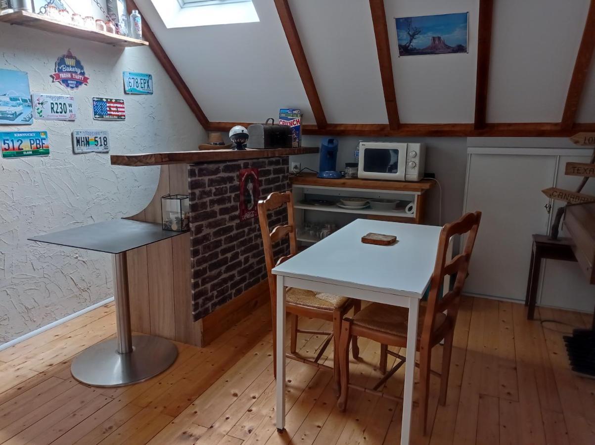 Chambre Campagnarde Du Gres Rouge De Beauval Exterior photo