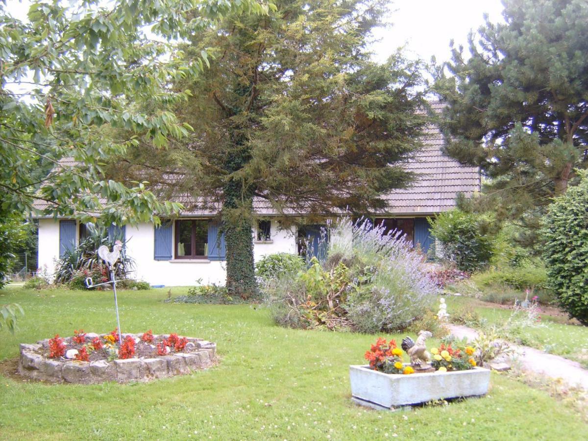 Chambre Campagnarde Du Gres Rouge De Beauval Exterior photo